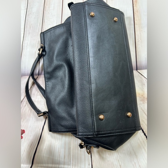 Giorgio Fiorelli Black Handbag with Elegant Gold Hardware - Picture 14 of 14